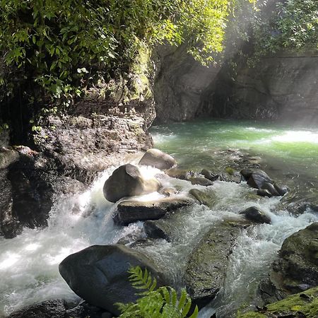 Holos Retreat Center: The Entire Ridge Basecamp Baru ภายนอก รูปภาพ