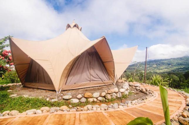 Holos Retreat Center: The Entire Ridge Basecamp Baru ภายนอก รูปภาพ