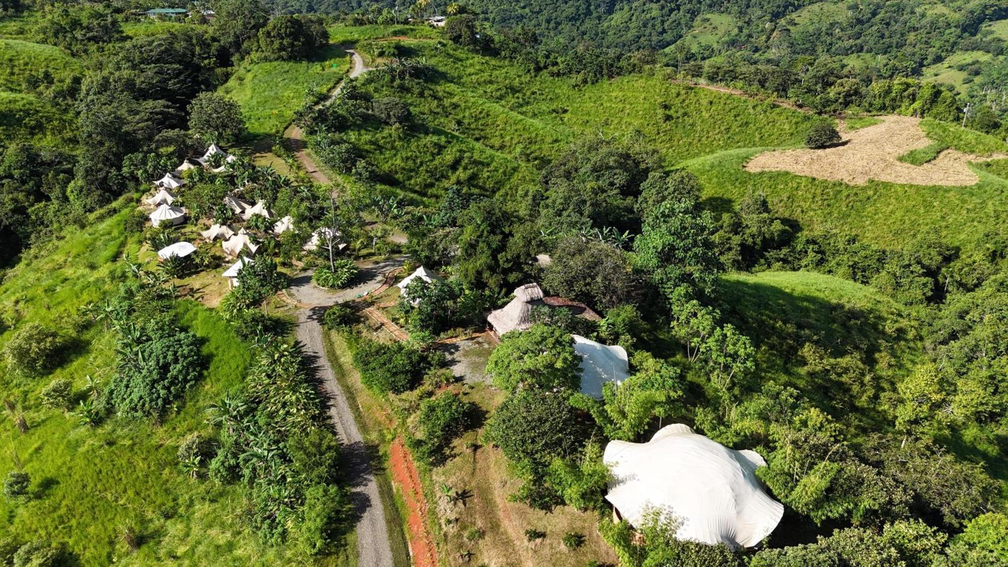 Holos Retreat Center: The Entire Ridge Basecamp Baru ภายนอก รูปภาพ